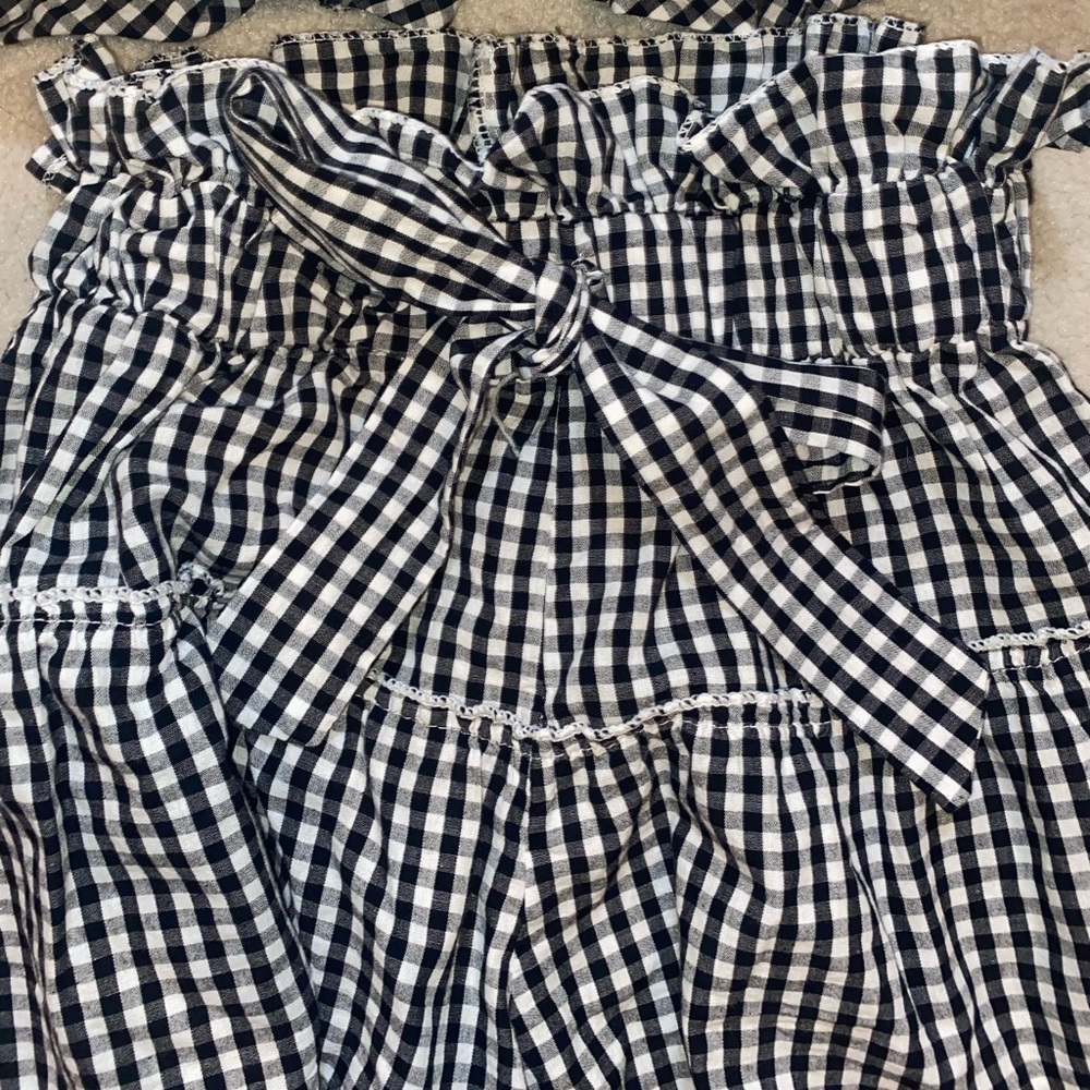 Gingham Ruffle Set - Picture 4 of 4